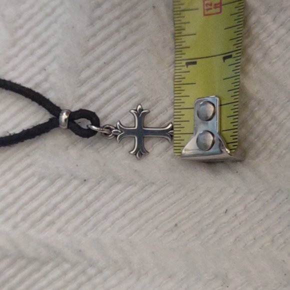 James Avery fleuree sterling cross charm on adjustable brown/black leather cord. - Picture 6 of 8
